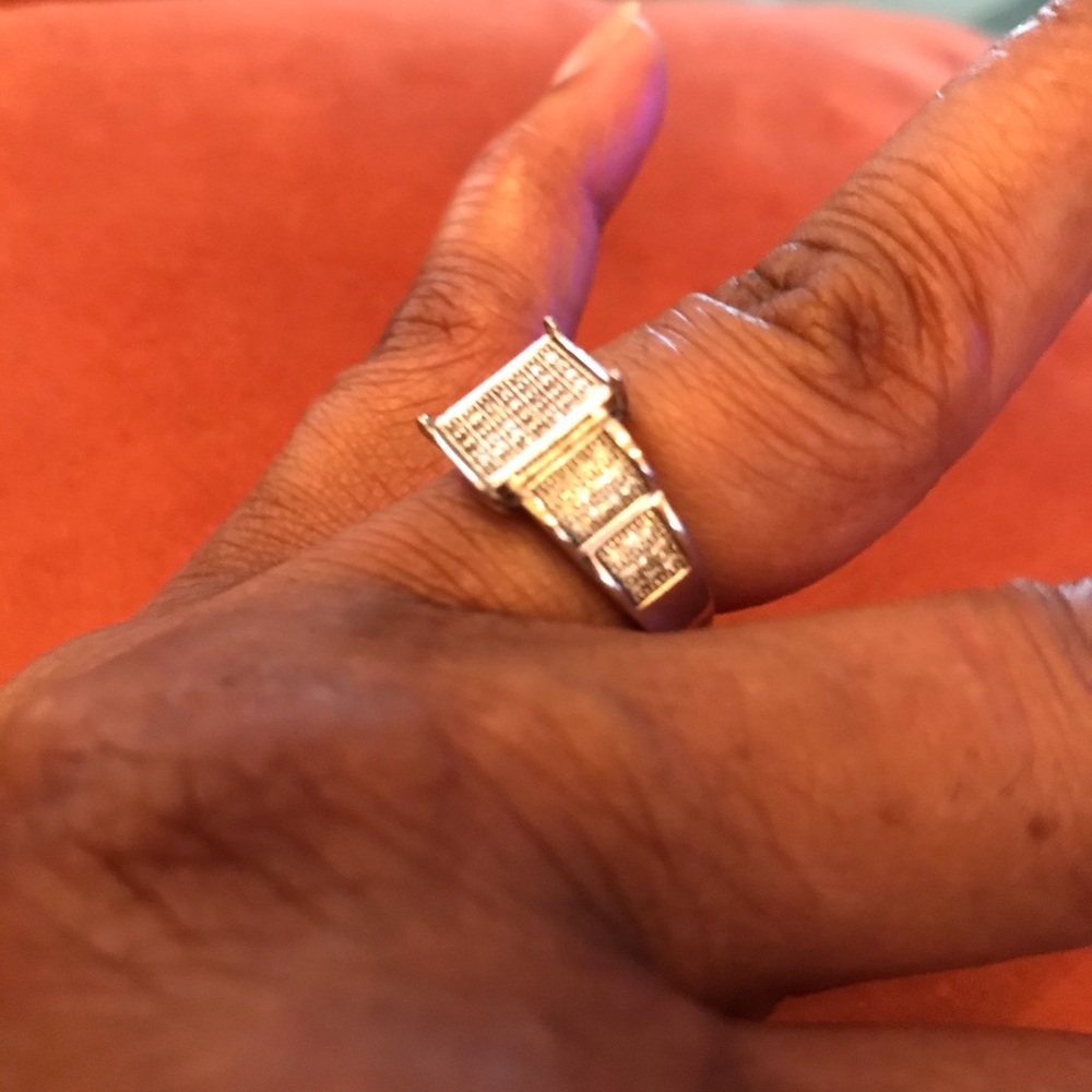 Ring - Picture 5 of 6